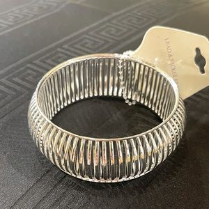 3/$15 NWT SILVER FASHION BRACELET BOLD LOOK!
